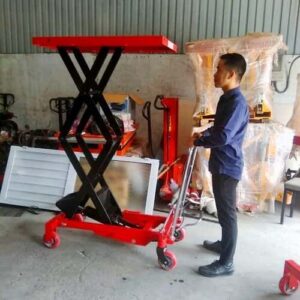 Xe nâng mặt bàn 800kg cao 1,5m - Xuất xứ Việt Nam