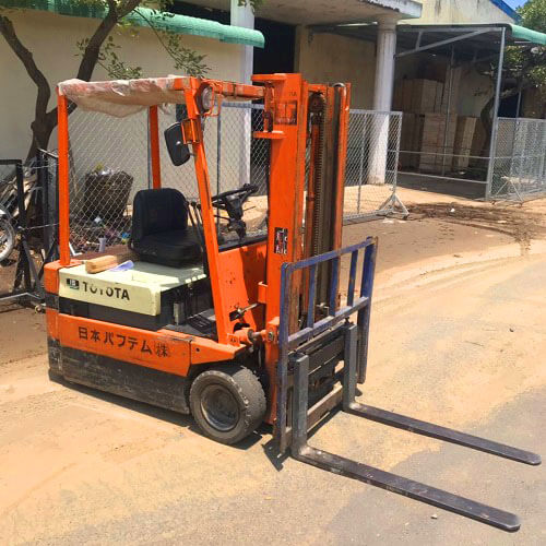 Xe nâng điện cũ các loại thanh lý giá rẻ tại Hưng Việt