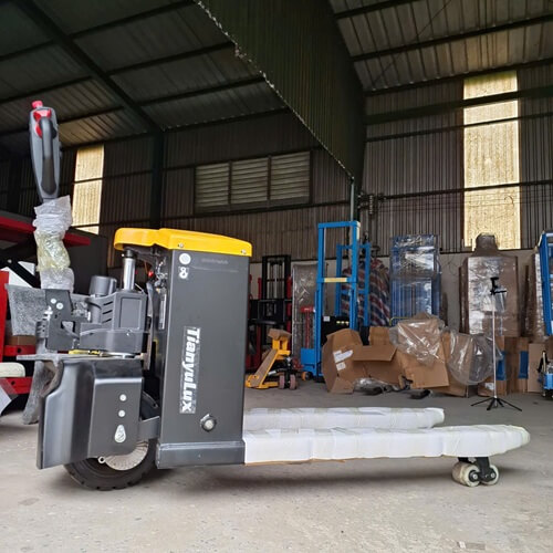 Khung sườn thép cứng vững giúp xe chịu tải tốt, thích hợp cho môi trường công trình và kho bãi ngoài trời