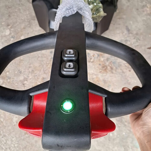 Thiết kế thấp giúp xe dễ dàng luồn lách vào khu vực hạn chế, tối ưu cho không gian chật hẹp